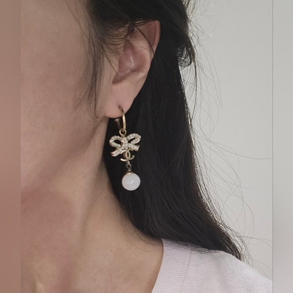 Chanel Faux Pearl Bow Earrings - Picture 3 of 7